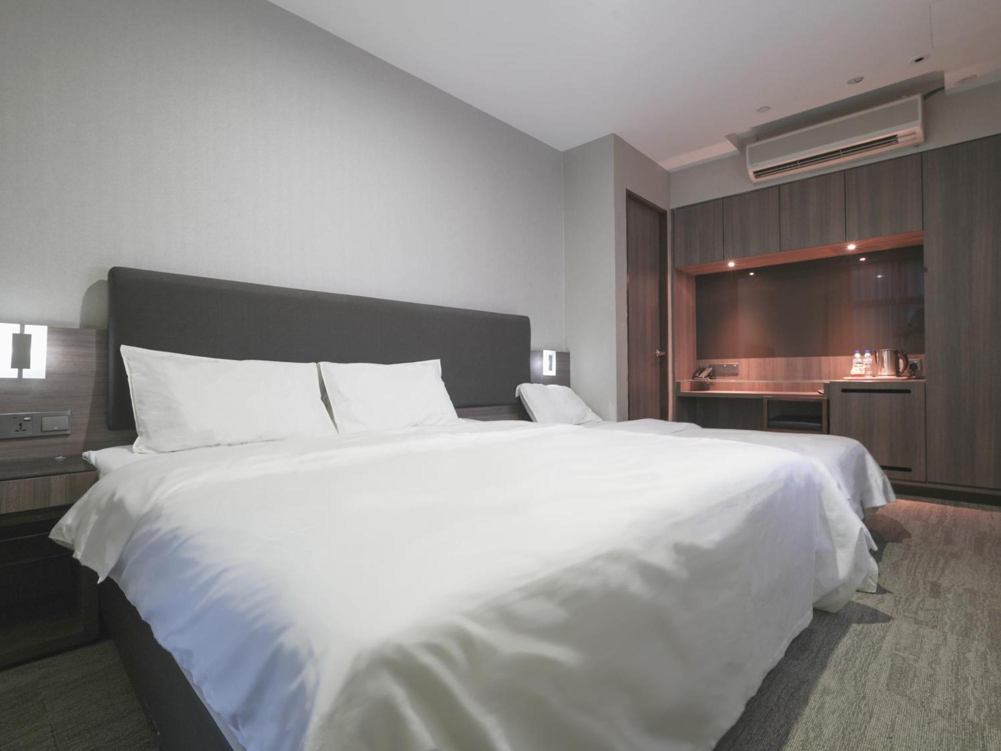 Amrise Hotel Kitchener Singapore Exterior photo