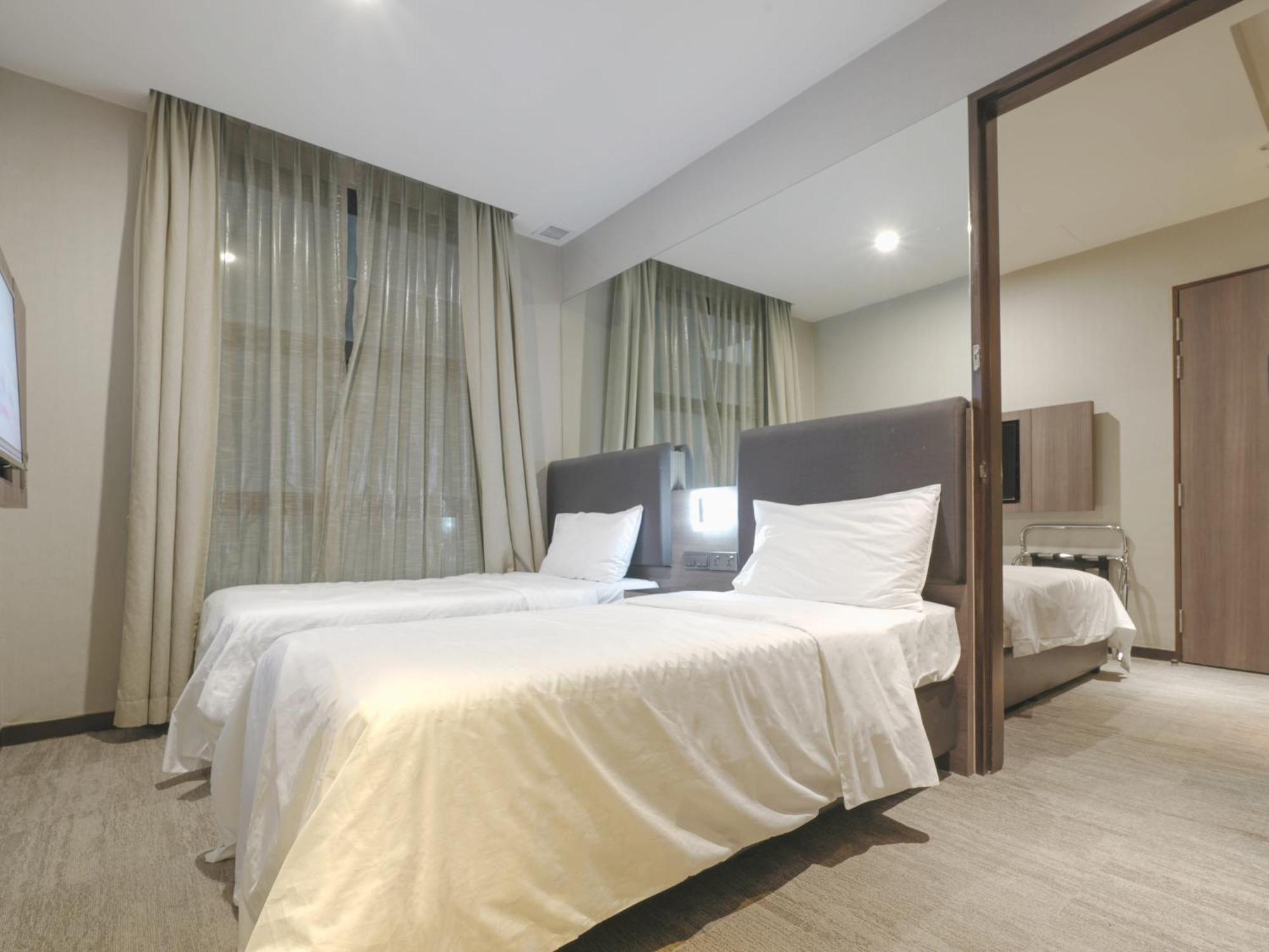 Amrise Hotel Kitchener Singapore Exterior photo